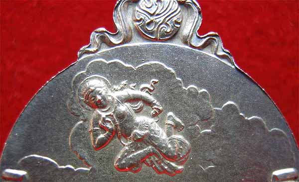 เหรียญพระมหาชนก เนื้อเงินบริสุทธิ์(99.99%) พ.ศ.๒๕๔๒ สวยกริ๊บยันกล่อง+บัตรรับรองพระแท้*193