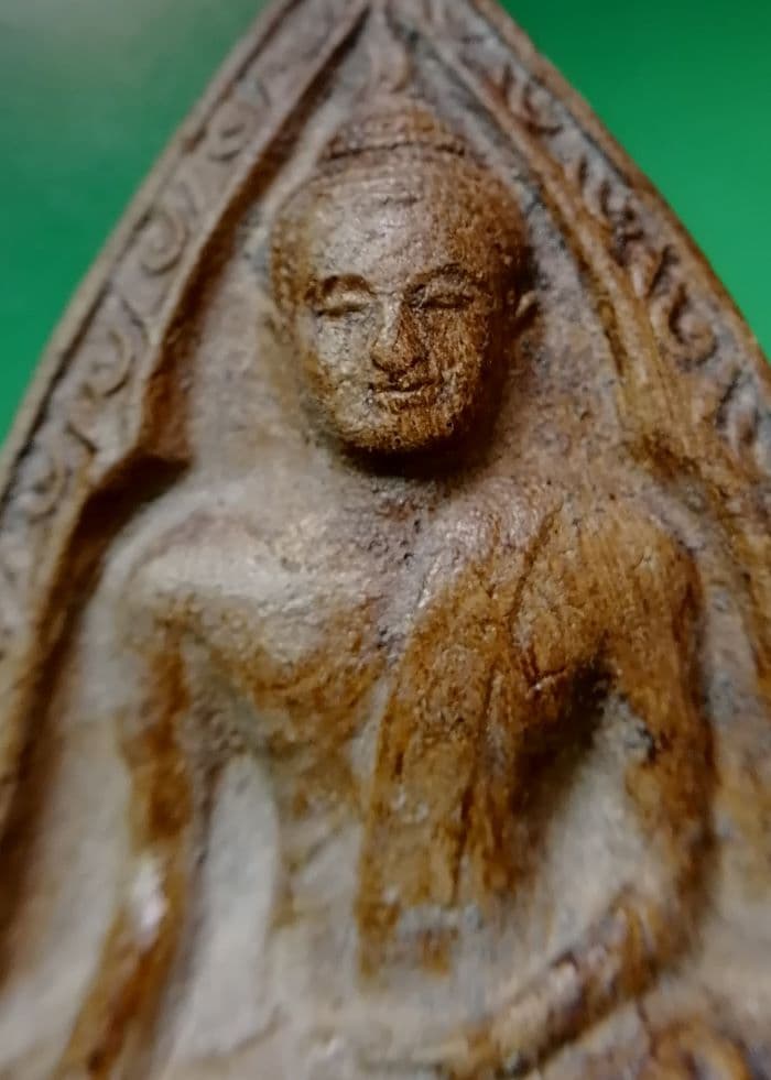 พระหลวงพ่อขอม วัดไผ่โรงวัว จ.สุพรรณบุรี ไม่ทราบปีสร้าง