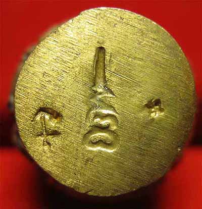 ชุด 3 องค์ ราคาสุดพิเศษ รูปหล่อโบราณสมเด็จโตปี 95 จำนวน 2 องค์+บาตรน้ำมนต์หล่อโบราณปี 22 อีก 1 องค์*