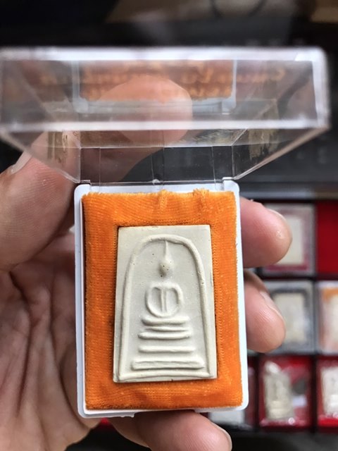 สมเด็จพุฒาจารย์ (โต พรหมรังสี) วัดใหม่อมตรส บางขุนพรหมกรุงเทพฯ เนื้อผงพิมพ์สังฆาฎิ ปี2539