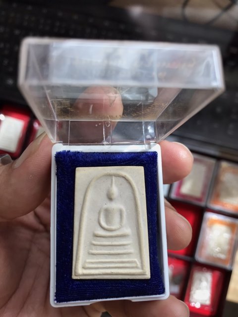 สมเด็จพุฒาจารย์ (โต พรหมรังสี) วัดใหม่อมตรส บางขุนพรหมกรุงเทพฯ เนื้อผงพิมพ์เส้นด้าย ปี2539