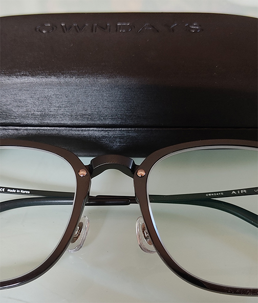 แว่นสายตายาว owndays ของแท้ ใหม่เอี่ยม AIR ultem น้ำหนักเบา สบาย ราคา 3,990 บาท แต่ขายแค่.......