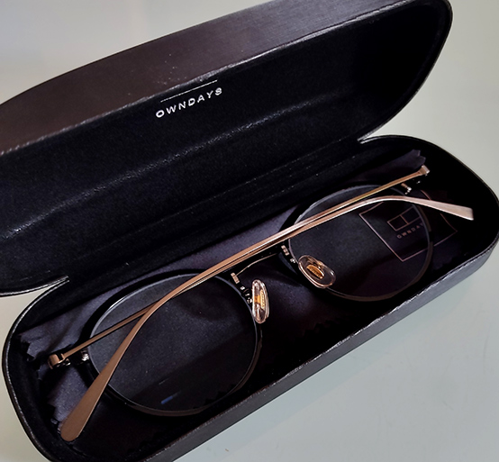 แว่นไททาเนียม owndays ของแท้ ใหม่เอี่ยม รุ่น Graph Belle ราคา 4,490 บาท เอามาขายถูกๆไปครับ