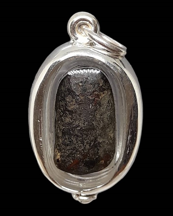 พระเนื้อผงคลุกรัก พิมพ์พระคงจิ๋ว หลวงพ่อพริ้ง อินทโชติ วัดบางปะกอก กทม.