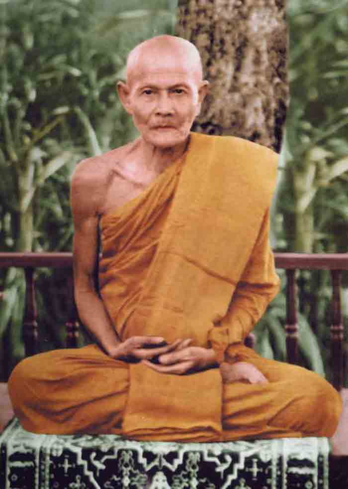 พระอาจารย์มั่น ภูริทัตโต วัดป่าอุดมสมพร เนื้อโลหะรมดำ ขนาด 5 นิ้ว