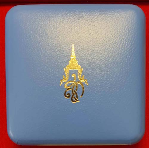 ขายขาดทุนต่ำกว่าราคาทองเหรียญสมเด็จพระนเรศวรมหาราช รุ่นสู้เนื้อทองคำ+บัตรรับรองพระแท้ กล่องเดิม*56