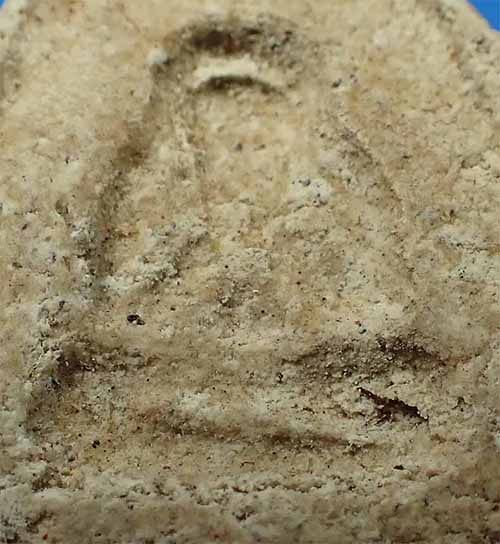 ขายขาดทุน!!!พระปิดตาหลวงปู่เฮี้ยง วัดป่าฯ พ.ศ.๒๕๐๘ พิมพ์ปีกกว้างหลังแบบ+บัตรรับรองพระแท้*236