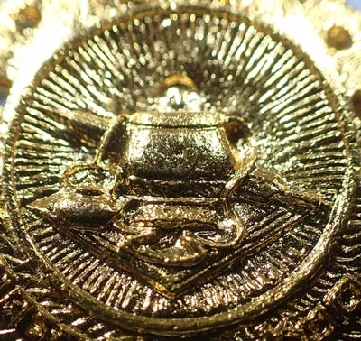 เหรียญหล่อหลวงปู่ขาว วัดถ้ำกลองเพล สภาพแชมป์ประเทศไทยสวยกริ๊บยันกล่อง+บัตรรับรองพระแท้*129