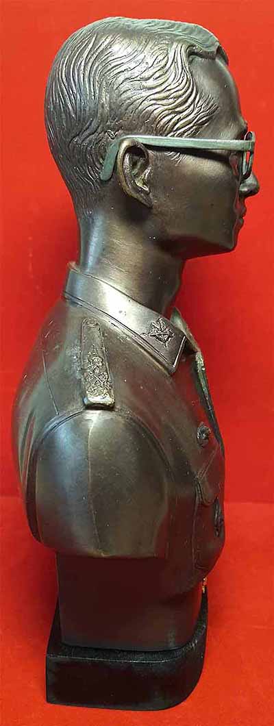 พระบรมรูป ร.๙ กรมราชองครักษ์จัดสร้าง สวยกริ๊บเดิมเก็บอย่างเดียวมาพร้อมใบประกาศ+บัตรรับรองพระแท้*165