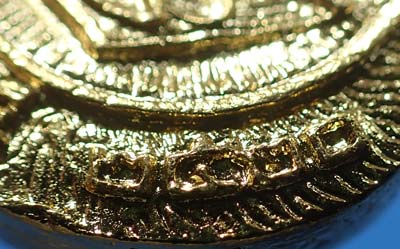 เหรียญหล่อหลวงปู่ขาว วัดถ้ำกลองเพล สภาพแชมป์ประเทศไทยสวยกริ๊บยันกล่อง+บัตรรับรองพระแท้*129