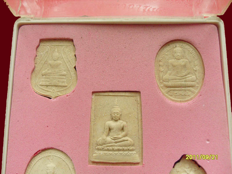 ชุดพระผง วัดขนอน จ.อยุธยาเริ่มค่าส่ง 20บาท มีให้เลือกกว่า250รายการ..P./100