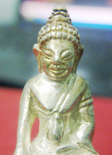 พระกริ่งเสาร์ห้า หลวงปู่หมุน เนื้อเงิน สภาพสวย แชมป์ พร้อมกล่องเดิม