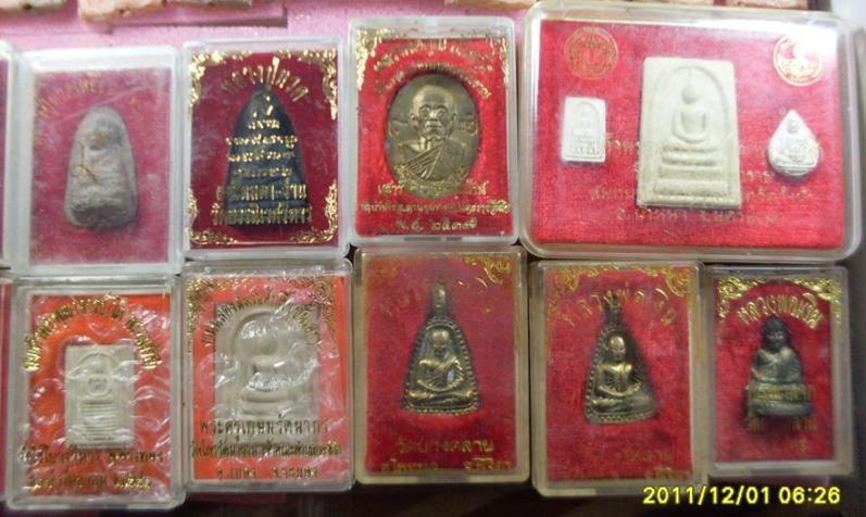 หาเงินไปซ่อมรถครับ เหมาๆ 3 ชุด เกือบๆ 160 องค์ ดูรายละเอียดข้างในเลยครับ...