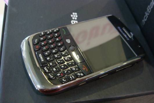Blackberry curve 8900 Wi-Fi สวยๆยกกล่อง ,มีซองหนังแถมไปให้ครับ