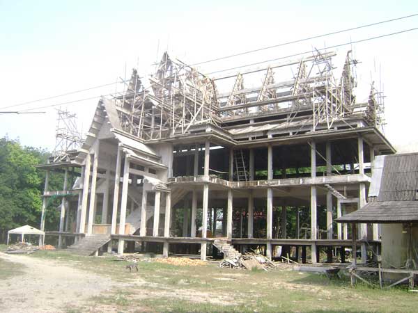 เหรียญหลวงปู่ทิม รุ่น บารมีอิสริโก เนื้อทองเหลือง เลข 4771 เบิ้ลคู่กลาง จัดปาย ราคาเดิมก่อนแรง