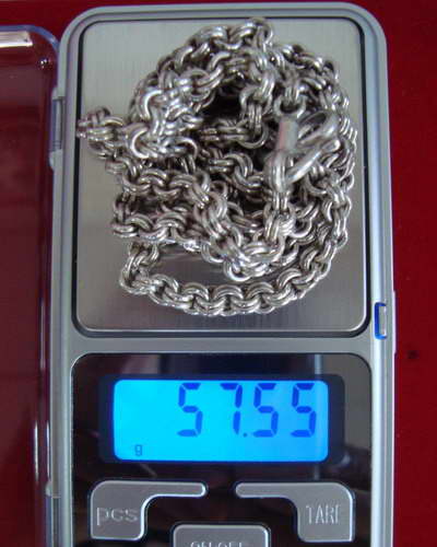 สร้อยเงินแท้ หนักเกือบ 4 บาท ยาวประมาณ 24 นิ้ว