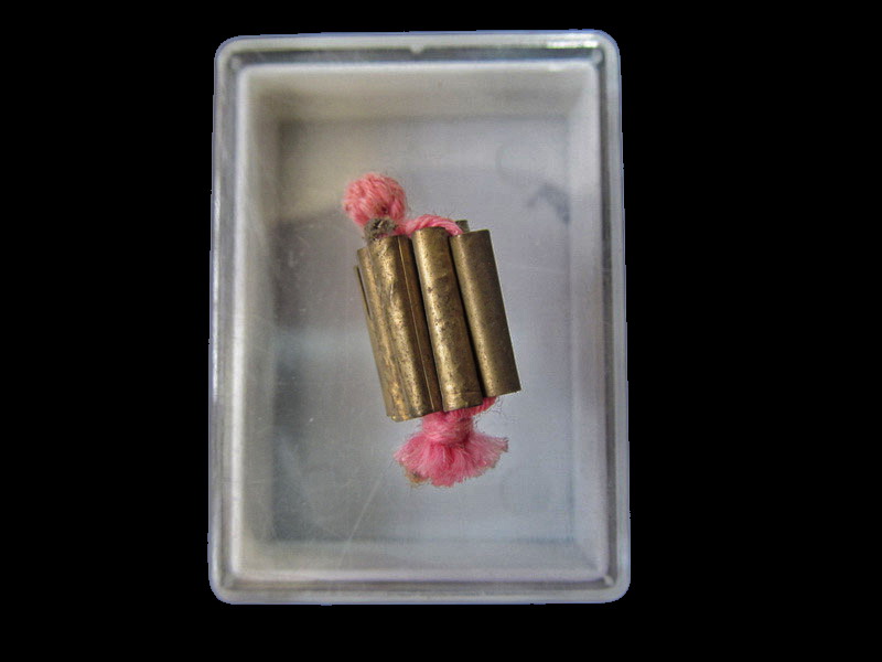 ตะกรุดเก้ากุ่ม ขนาดเล็กด้านนอกมี8ดอกด้านในมี1ดอก.. เริ่ม20บาท/RR.75
