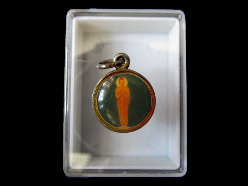 ล็อกเก็ตหลวงปู่แหวนหลังพระประจำวันศุกร์. เริ่ม20บาท/RR.115