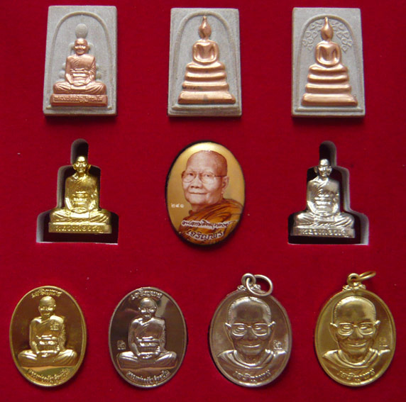 หลวงพ่อจรัญ วัดอัมพวัน รุ่นเจริญพร ชุดกรรมการสร้างรั้ว 1 ชุด (มี 10 องค์)
