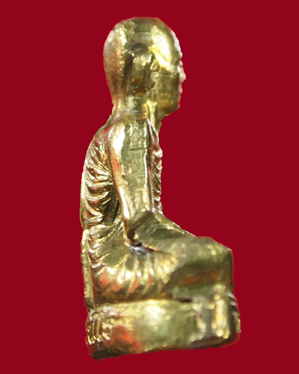 รูปเหมือนปั้มเทพประทานพร หลวงพ่อคูณ ปี 2536 เนื้อฝาบาตร มีกล่องเดิมครับ