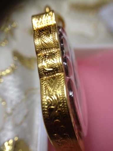 เหรียญเสมารุ่น3 บล็อคช้างไท้ พร้อมเลี่ยมทองหนา สวยๆครับ+ใบรับรองพระแท้