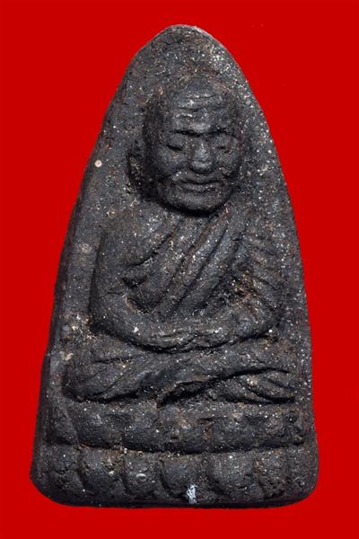 หลวงปู่ทวด เนื้อว่านดำๆ ปี2524 พิมพ์กลาง วัดช้างให้ ปัตตานี