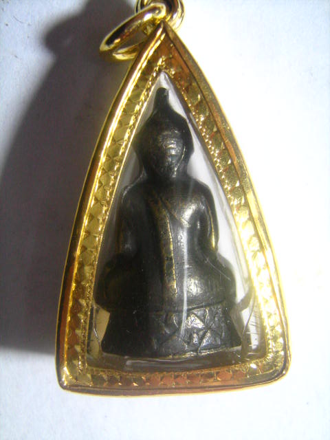พระพุทธอังครีฬสหลวงปู่ทิมเลี่ยมทอง