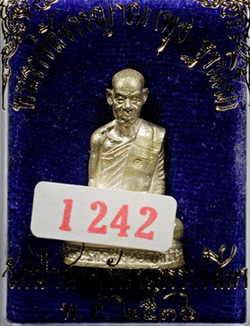 รูปหล่อหกรอบหลวงพ่อพุธ เนื้อเงินสวยๆครับ 1242