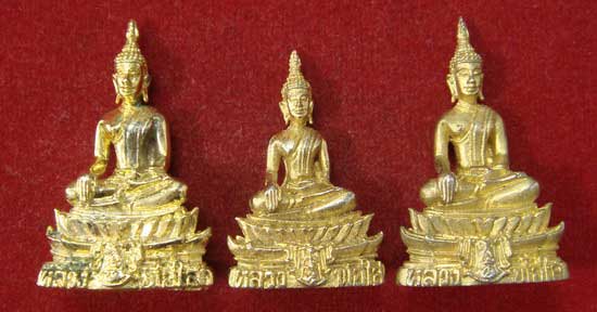 หลวงพ่อพระใส  ทีเดียว  3  องค์