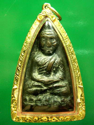 หลวงปู่ทวดหลังเตารีดพิมพ์ใหญ่ปั๊มซ้ำปี 2505 สวยครับ