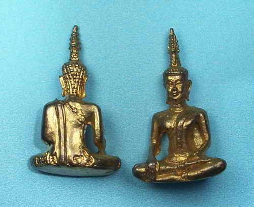 หลวงพ่อพระใสปี๒๕๓๖ มา๒องค์ จัดให้ตามคำขอครับ
