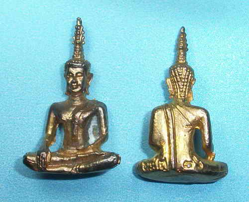 หลวงพ่อพระใสปี๒๕๓๖ มา๒องค์ จัดให้ตามคำขอครับ