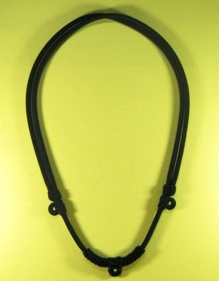 สร้อยเชือกถัก"3ห่วง"สามารถปรับสั้นยาวได้งานถักมือครับเคาะเดียว150บาทขนาด3.5ม.ม.ครับ