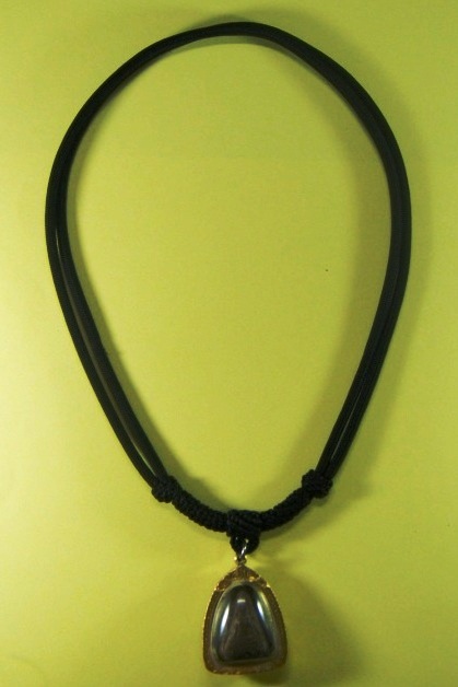 สร้อยเชือกถัก"1ห่วง"สามารถปรับสั้นยาวได้งานถักมือครับเคาะเดียว130บาทขนาด3.5ม.ม.ครับ