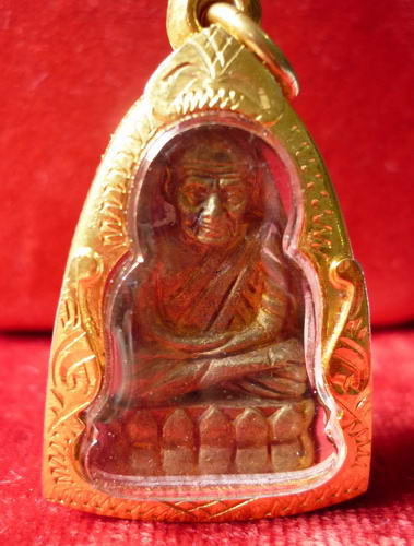 หลวงปู่ทวดหลังเตารีดเนื้อระฆังเก่า วัดศรีมหาโพธิ์ จ.ปัตตานี พระอาจารย์นอง วัดทรายขาว ปลุกเสก