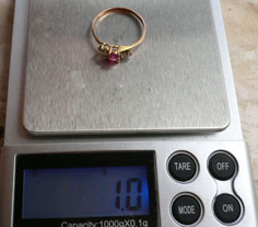 แหวนนากแท้ประดับทับทิมค่ะ เริ่มต้นที่ 100 บาทค่ะ