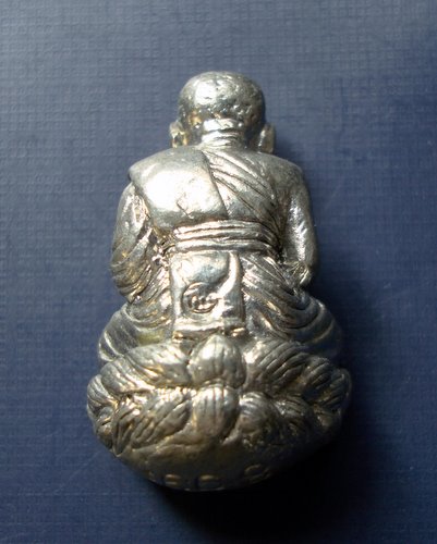หลวงปู่ทวดพิมพ์เปิดโลกเหวี่ยงมือรุ่นแรก รุ่นทรัพย์เศรษฐี ปี 40 หลวงปู่ทิม วัดพระขาว พิมพ์ใหญ่ 