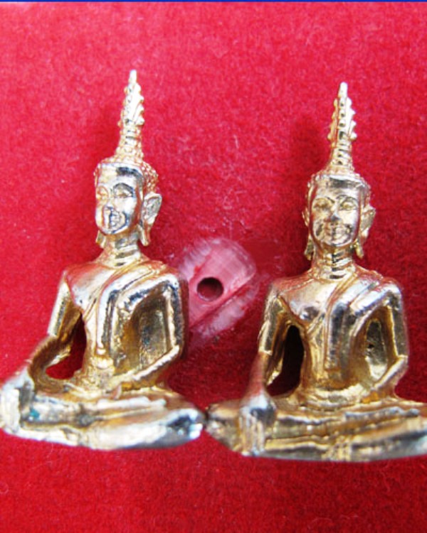 หลวงพ่อพระใสพิมพ์กลางปี2536 2 องค์