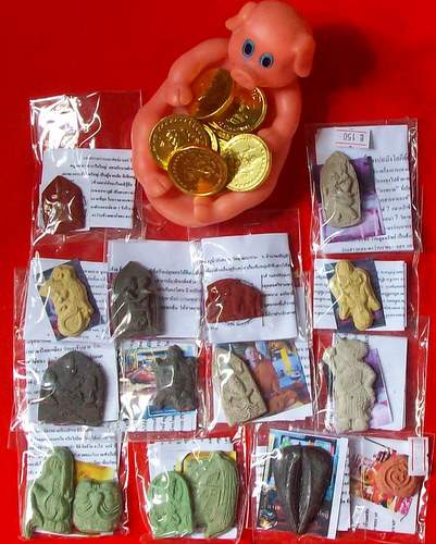 (^๒^) มหกรรมคืนกำไรแด่ชาวเวปพระทุกๆท่าน//***16 ชิ้น 149 บาท/แดง
