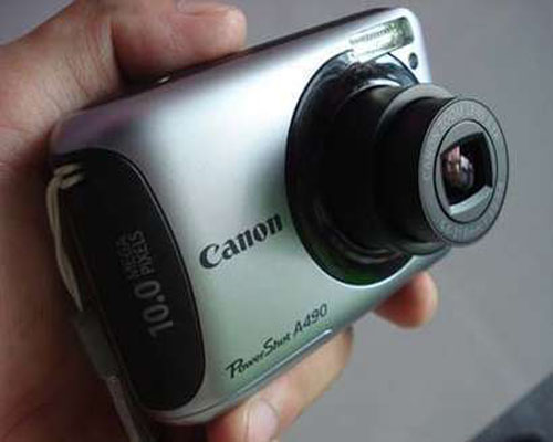 กล้องดิจิตอล Canon PowerShot A490 สภาพ 99% ราคาถูกพร้อมถ่านชาตร์ (ราคาไม่แพงครับ)