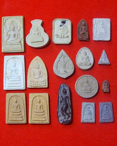 (*p*)2 ***พระแท้ ผง,ว่าน,ดิน (รับประกัน)*** 17 องค์ แดง 142 บาท