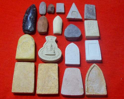 (*p*)3 ***พระแท้ ผง,ว่าน,ดิน (รับประกัน)*** 18 องค์ แดง 153 บาท