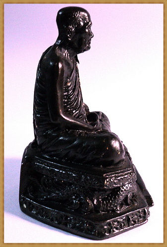..พระบูชาหน้ารถ หน้าตัก 2 นิ้วเนื้อทองผสม หลวงปูชอบ ฐานะสโม..