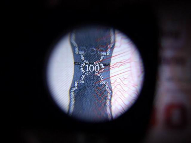 กล่องส่องพระมีไฟในตัว กำลังขยาย 30X เลนส์กว้าง 21MM เคาะเดียว 180 บาท