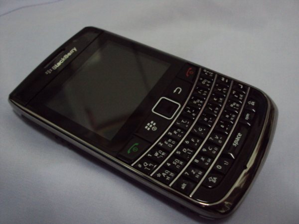 BlackBerry Bold 9700 + TV + 2 ซิม + แป้นไทย เครื่อง copy ของใหม่ 