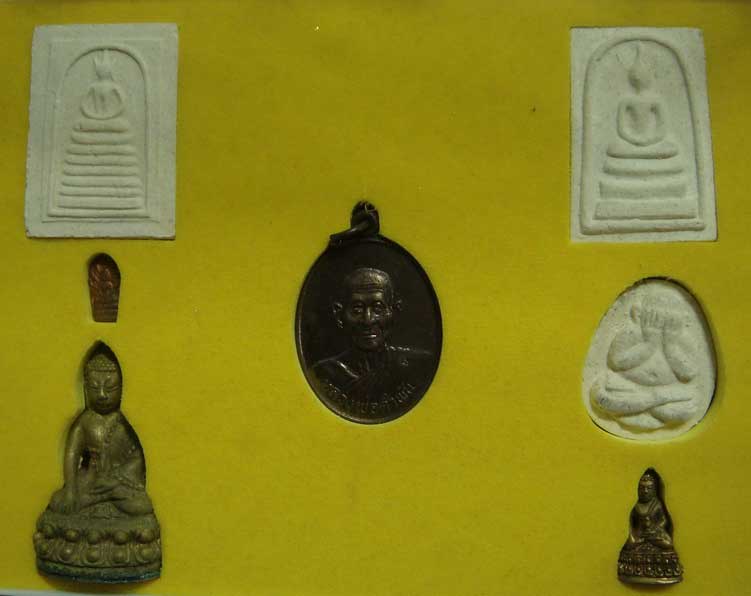 หลวงปู่คำพันธ์  1  ชุด