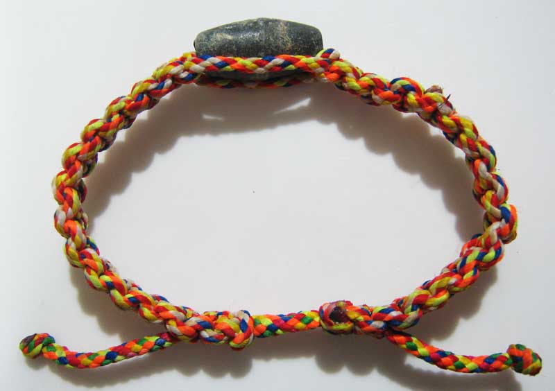 ของแท้วัดใจที่ 20 บาทเชือกข้อมือถักลูกสะกดเนื้อตะกั่วจารมือ หลวงพ่อแถม วัดช้างแทงกระจาด 