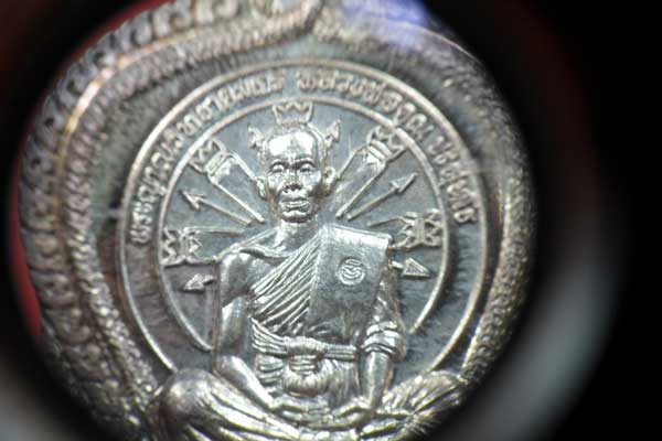 ชนะมาร หลวงพ่อคูณ เงิน 2266 สวยมากจมูกโด่ง พร้อมกล่องครับ
