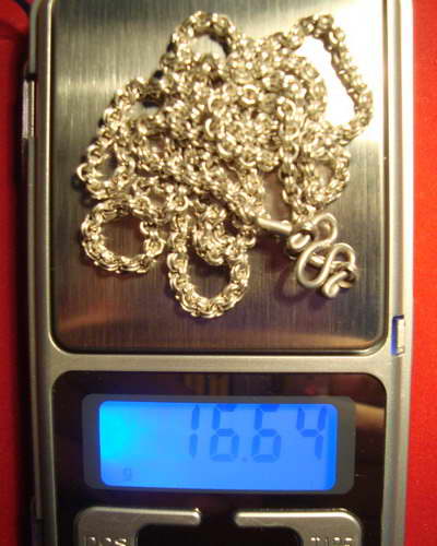 สร้อยเงินแท้  หนักประมาณ 16.64 กรัม ยาวประมาณ 24 นิ้ว สวมหัวสบาย