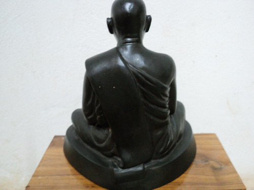 ..พระบูชารุ่นแรกปี.2517เนื้อทองเหลืองรมดำ หลวงปูชอบ ฐานะสโม จ.เลย..